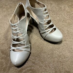 Comfortview heels sz 7M, never worn.